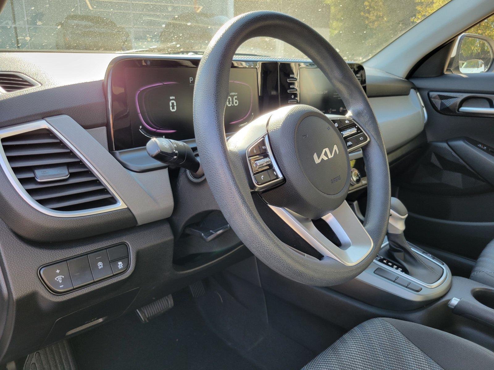 Certified 2024 Kia Seltos LX AWD/4WD image 11