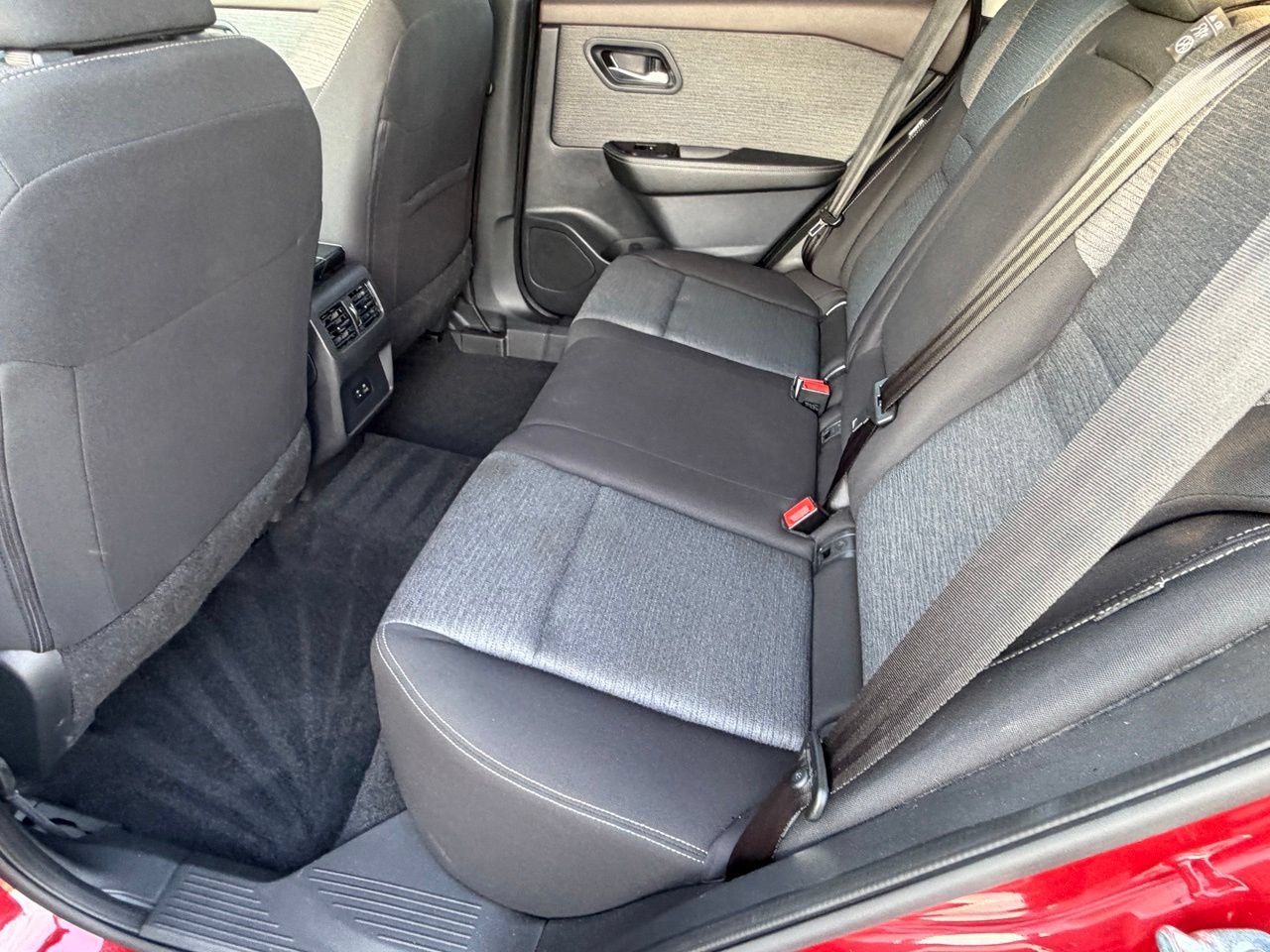 Certified 2023 Nissan Rogue SV FWD image 33