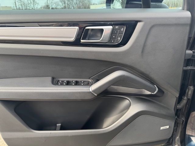 Used 2022 Porsche Cayenne Platinum Edition w/ Premium Package Plus image 14