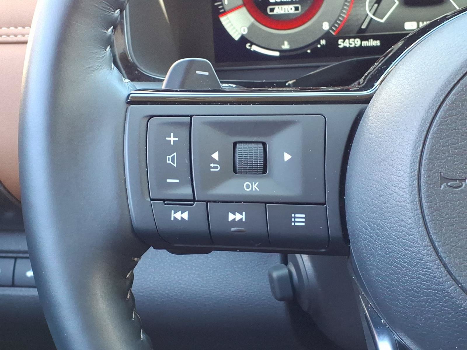 Used 2025 Nissan Pathfinder Platinum AWD/4WD image 30