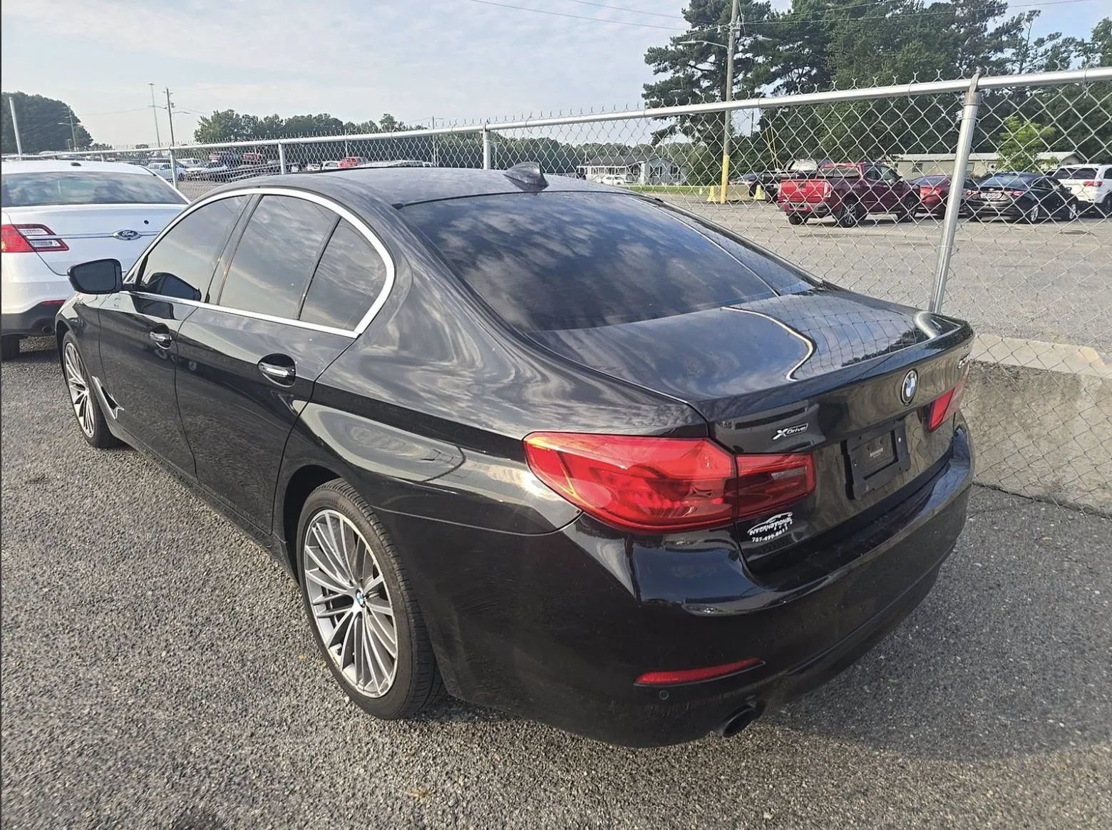 Used 2017 BMW 530i xDrive w/ Premium Package AWD/4WD image 3