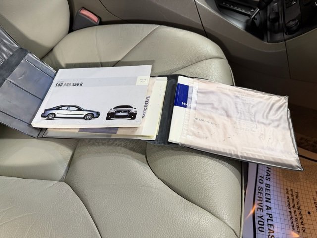 Used 2004 Volvo S60 2.5T image 22