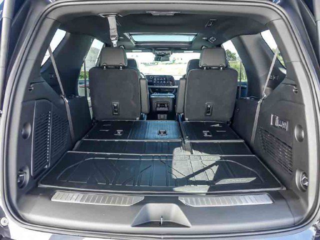 New 2027 Chevrolet Tahoe Premier w/ Sun And Tow Package AWD/4WD image 9
