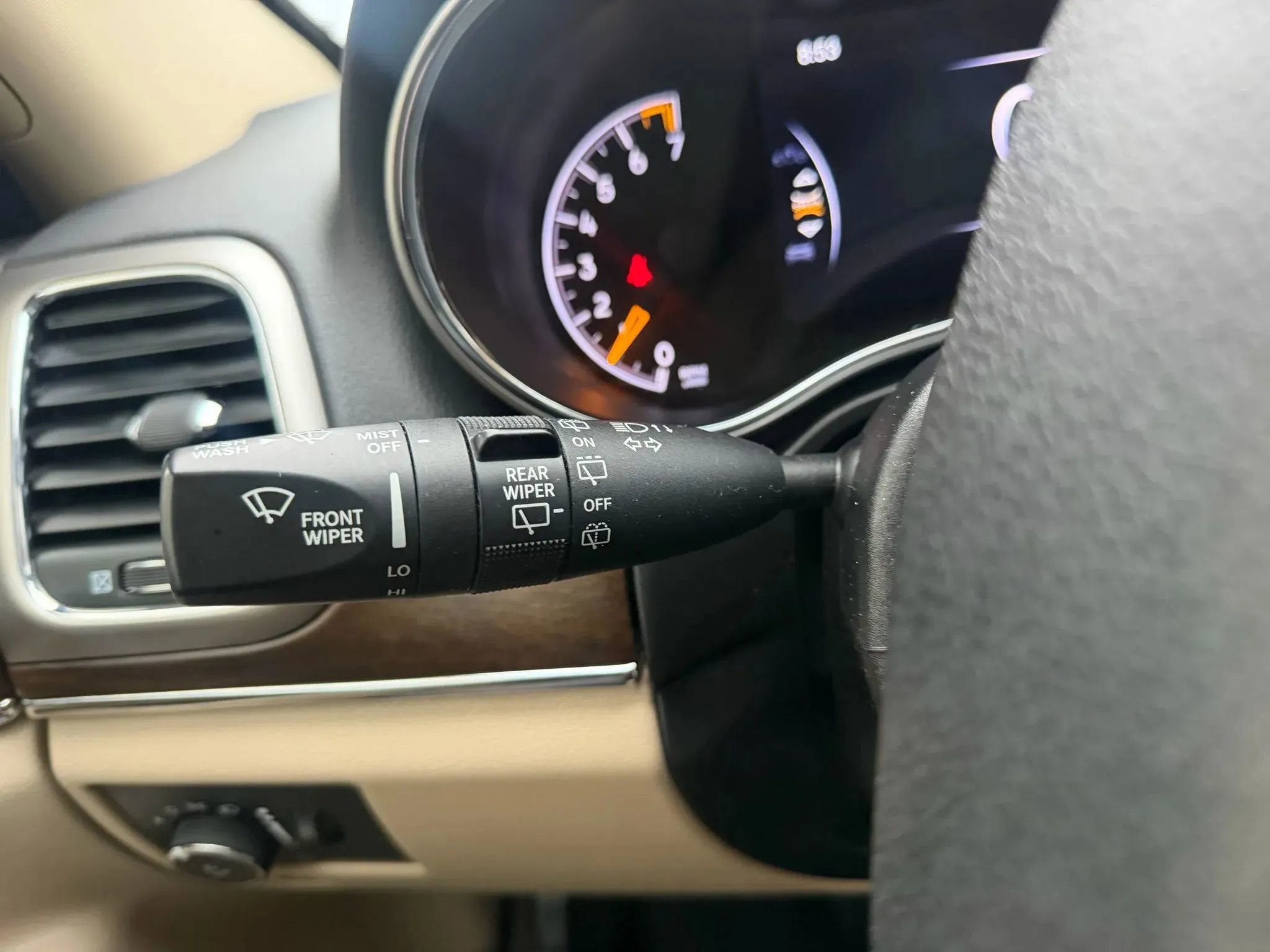 Used 2018 Jeep Grand Cherokee Limited w/ Trailer Tow Group IV image 15