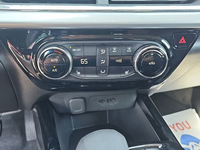 Used 2025 Chevrolet Trax LT w/ LT Convenience Package FWD image 53
