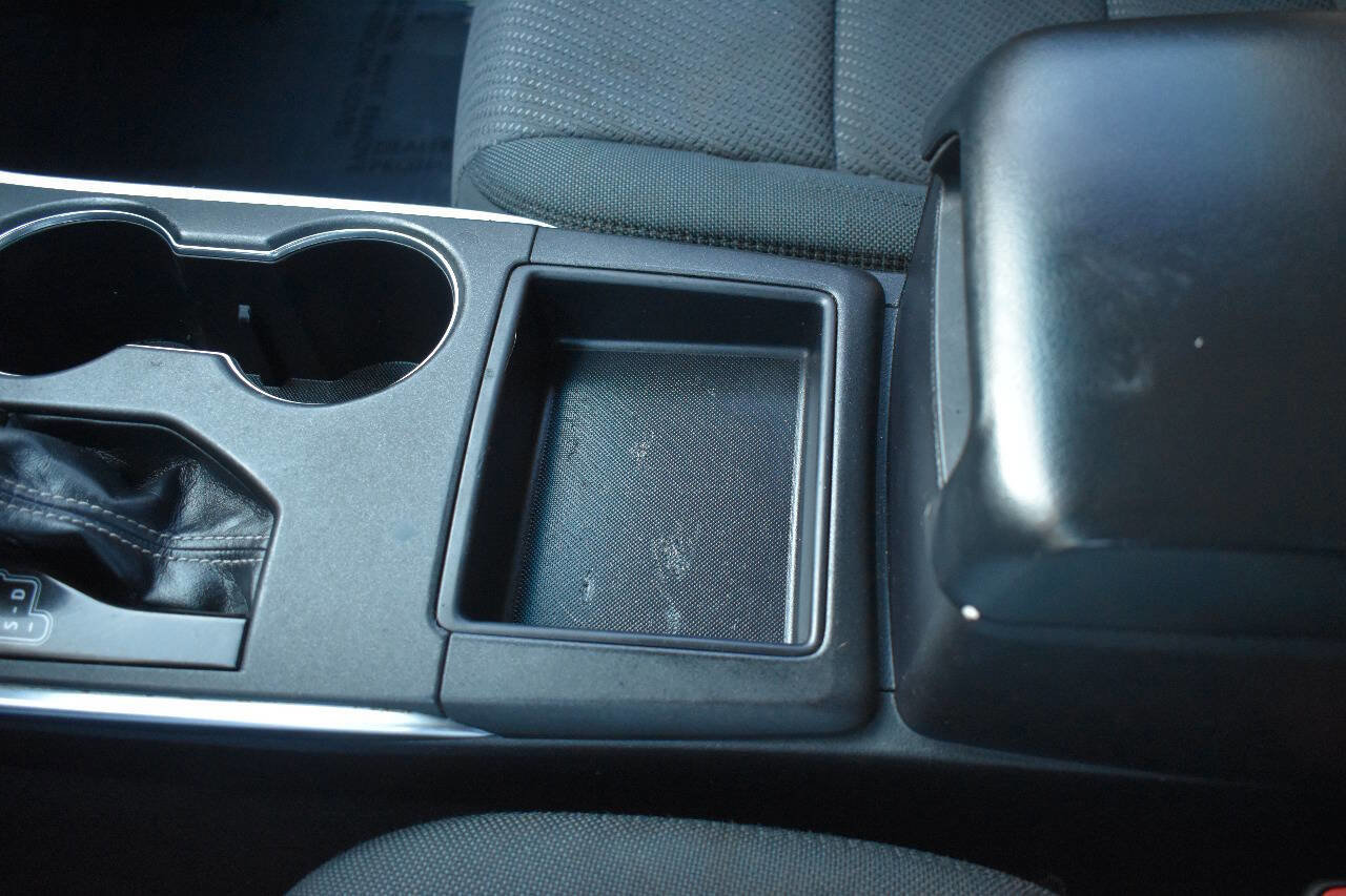 Used 2015 Toyota Camry LE FWD image 30