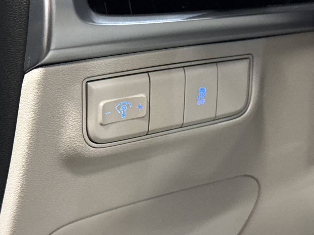 Certified 2025 Hyundai Tucson SE image 31