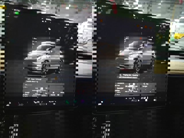 Used 2022 Tesla Model Y Performance image 19