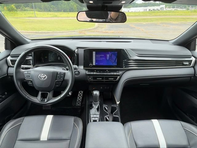 Used 2025 Toyota Camry SE FWD image 8
