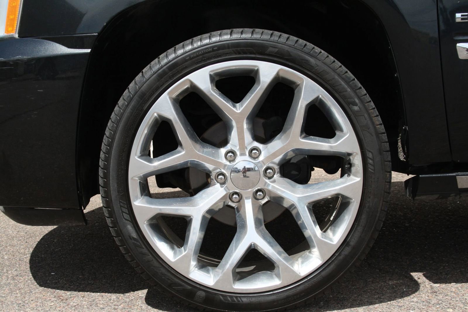 Used 2010 Cadillac Escalade ESV Platinum image 28