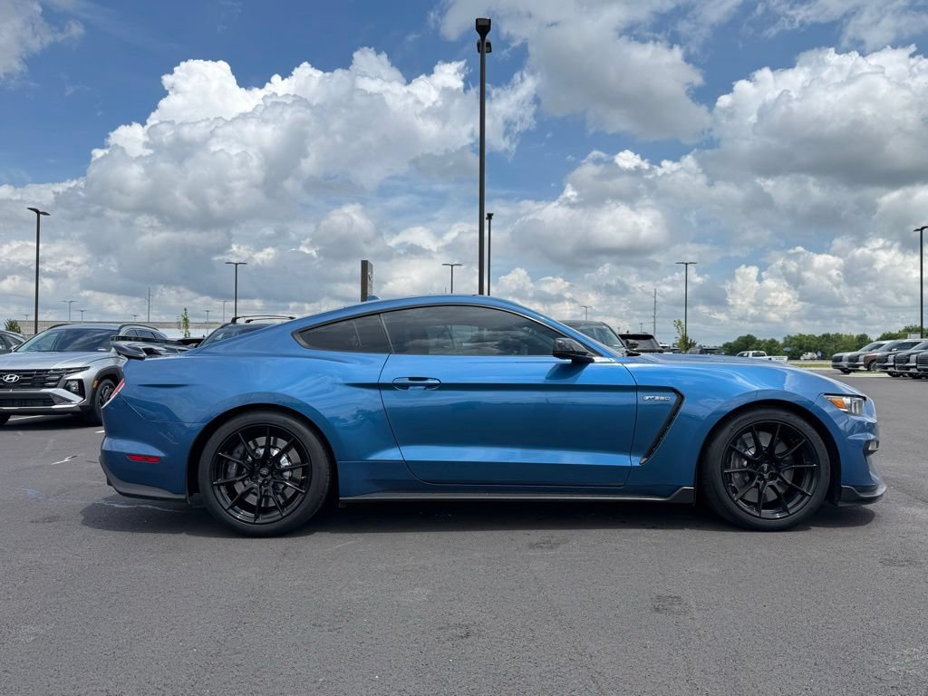 Used 2020 Ford Mustang Shelby GT350 w/ Technology Package RWD image 4