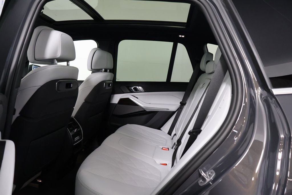 New 2026 BMW X5 xDrive50e w/ Climate Comfort Package image 6