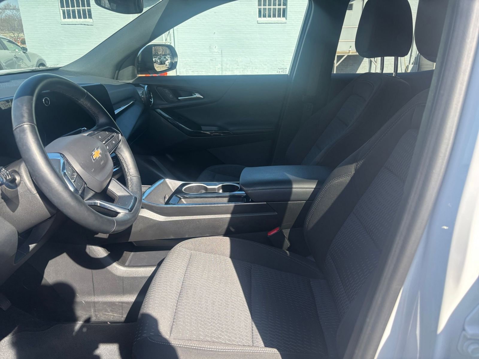 Used 2025 Chevrolet Equinox LT AWD/4WD image 25