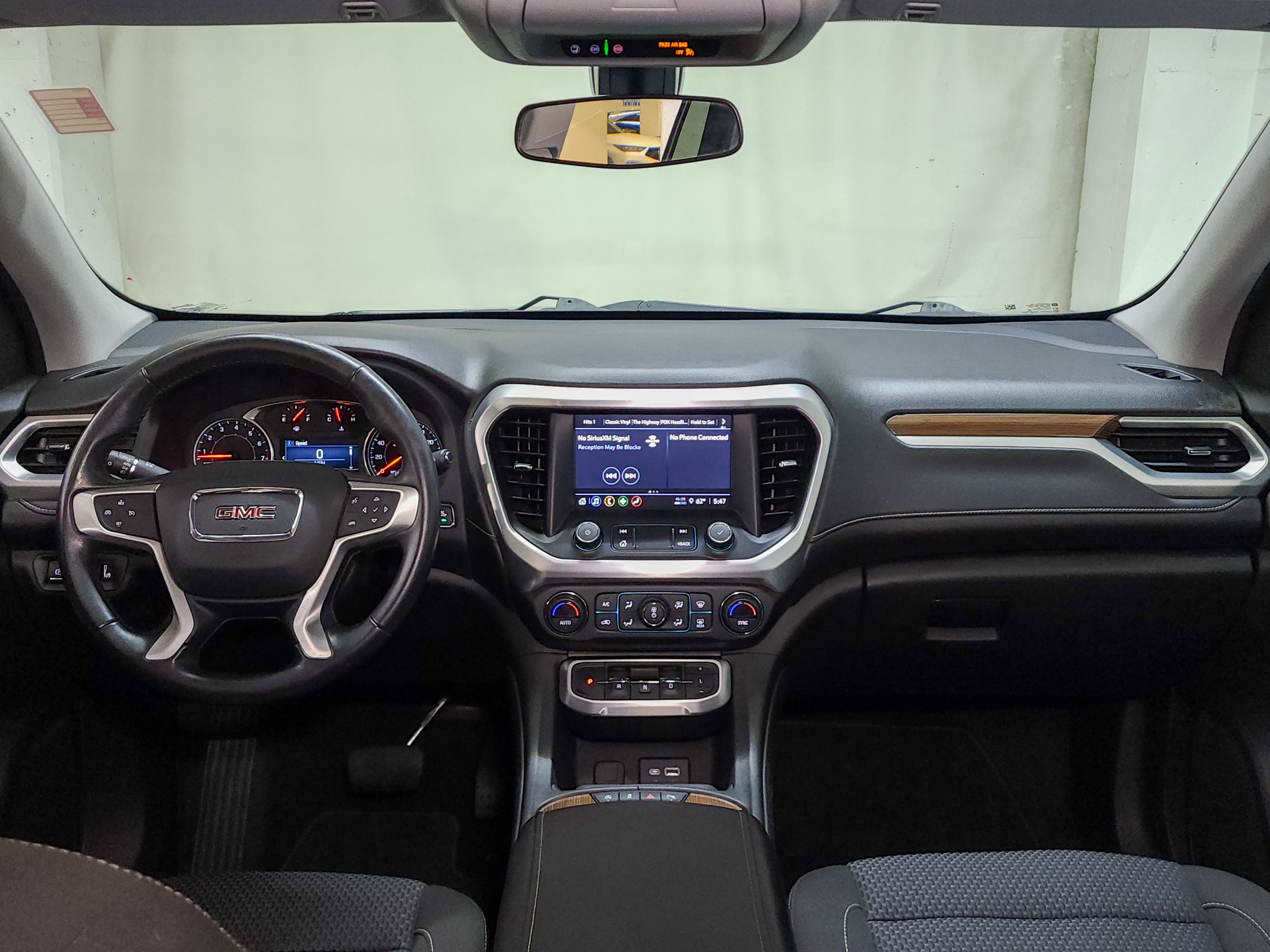 Used 2020 GMC Acadia SLE image 18