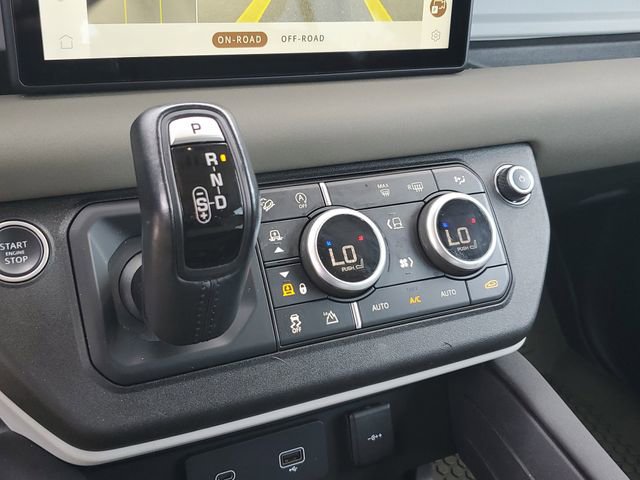 Used 2022 Land Rover Defender 110 S image 25