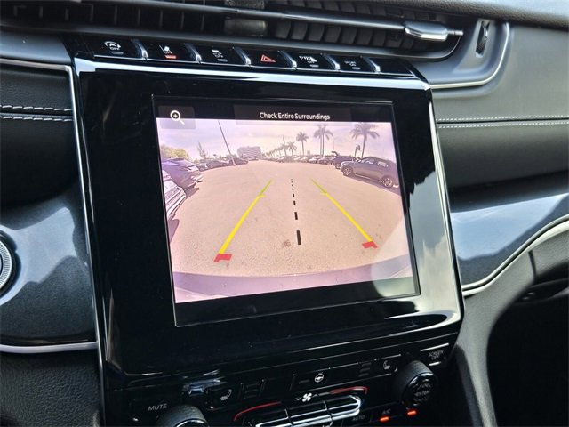 Used 2022 Jeep Grand Cherokee L Laredo image 24