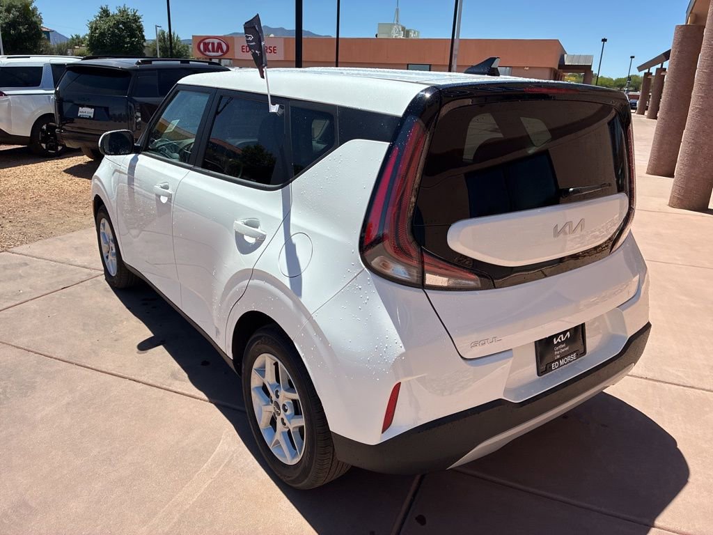 Used 2025 Kia Soul LX FWD image 6