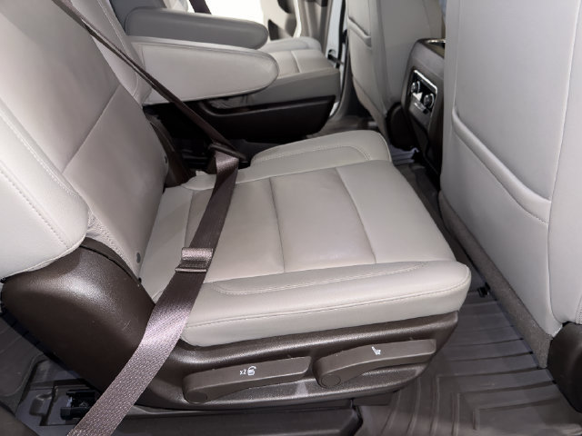 Used 2022 Chevrolet Tahoe LT w/ Luxury Package RWD image 18