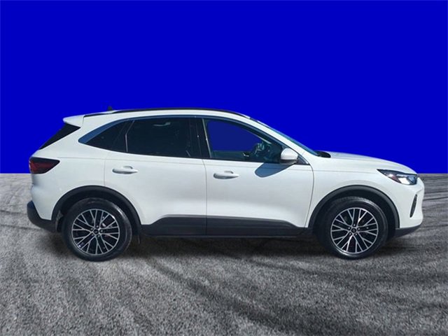 Certified 2023 Ford Escape SE image 3