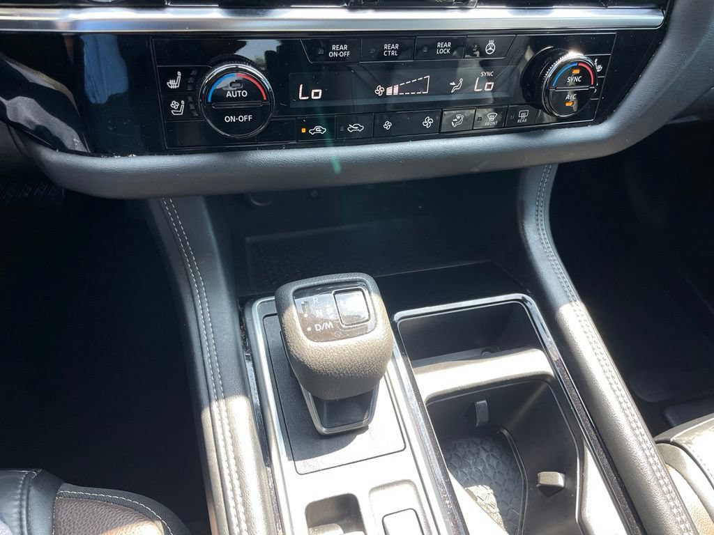 Used 2023 Nissan Pathfinder Platinum FWD image 18