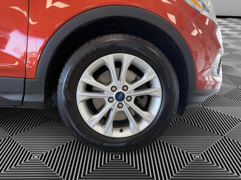 Used 2019 Ford Escape SEL image 10