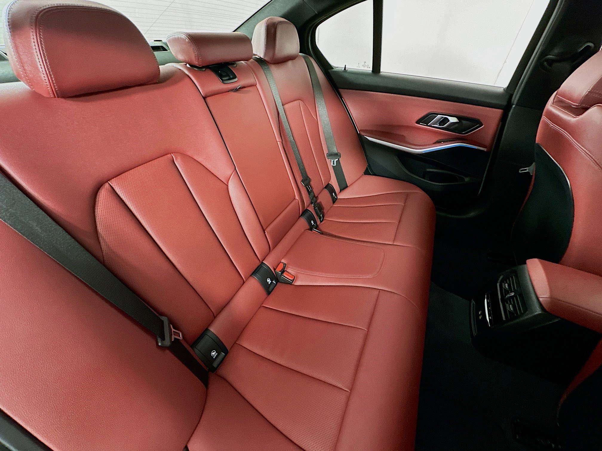 Used 2025 BMW 330i xDrive Sedan w/ M Sport Package image 28