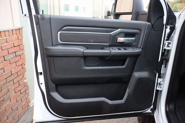Used 2025 RAM 3500 Big Horn image 10
