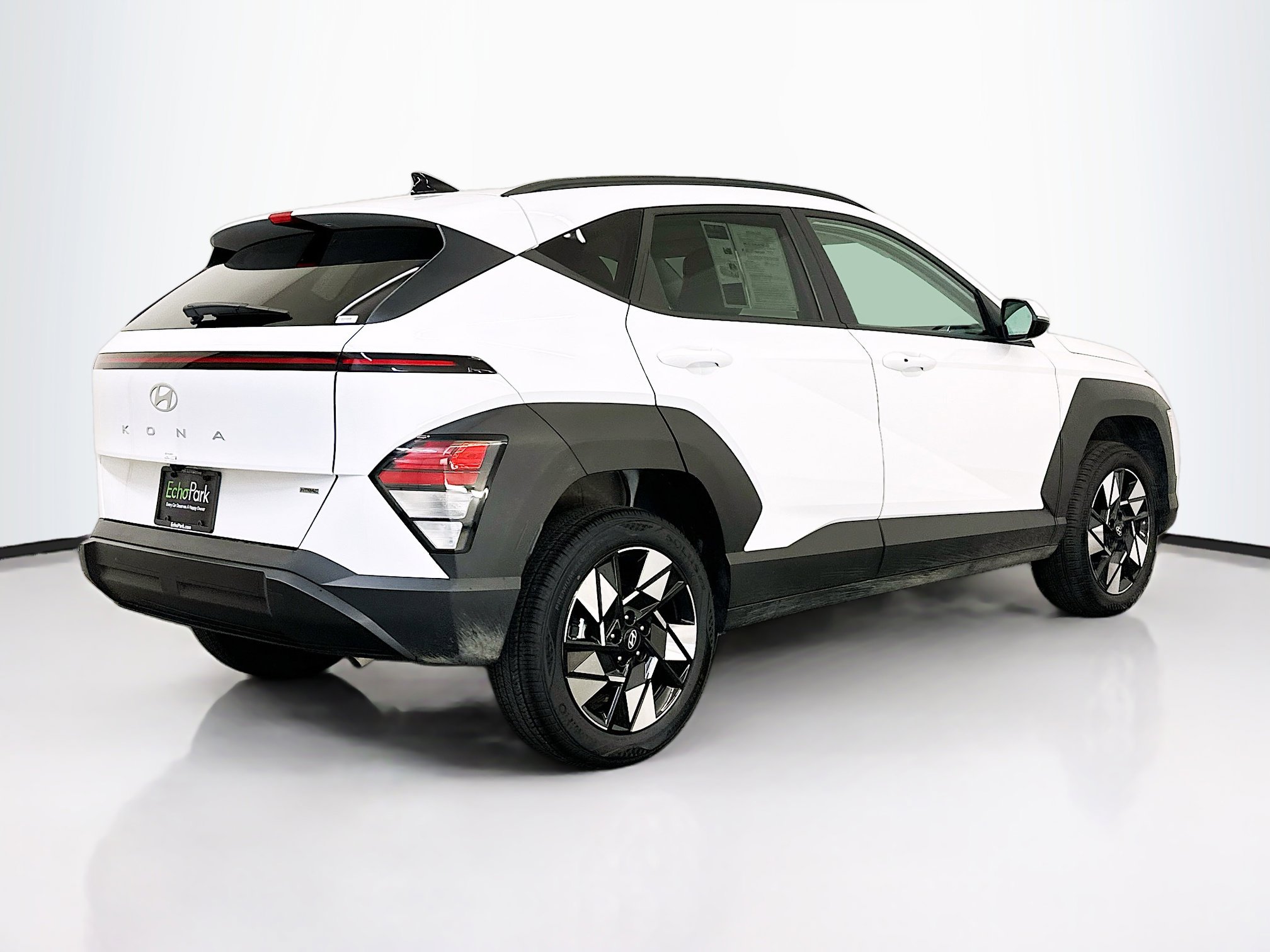 Used 2025 Hyundai Kona SEL image 9