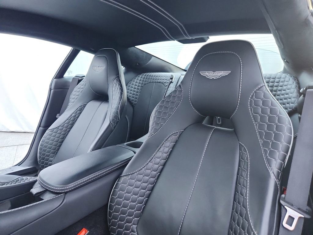 Used 2015 Aston Martin Vanquish Coupe image 64