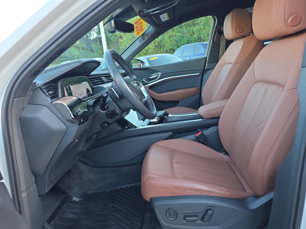 Used 2024 Audi Q8 e-tron Premium Plus w/ Premium Plus Package image 34