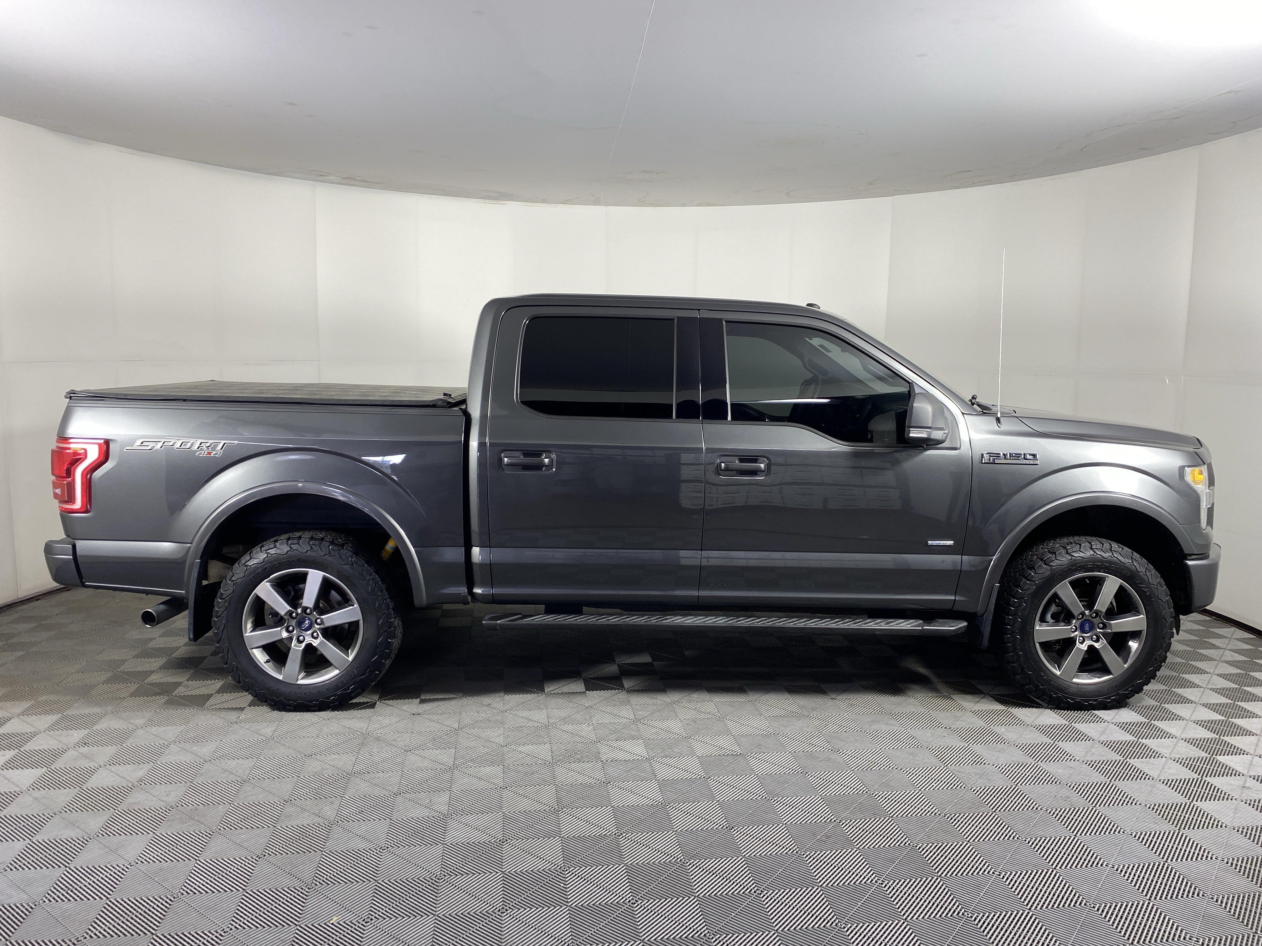 Used 2016 Ford F150 XLT w/ Equipment Group 302A Luxury AWD/4WD image 6