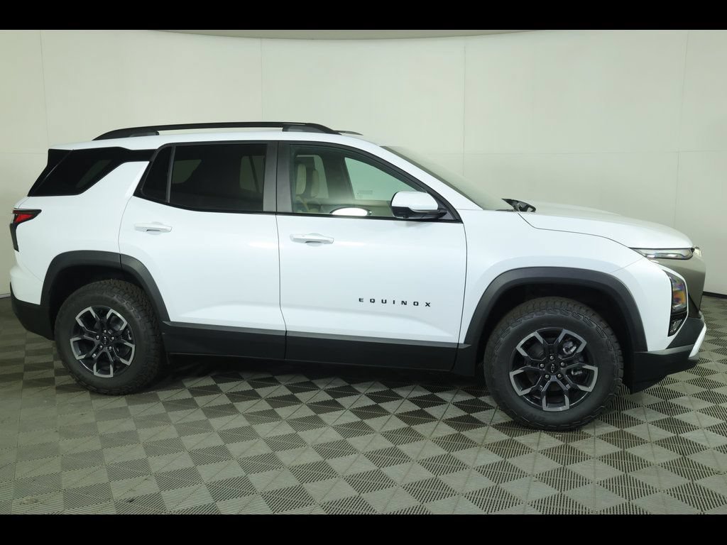 New 2026 Chevrolet Equinox ACTIV w/ Convenience Package III FWD image 16