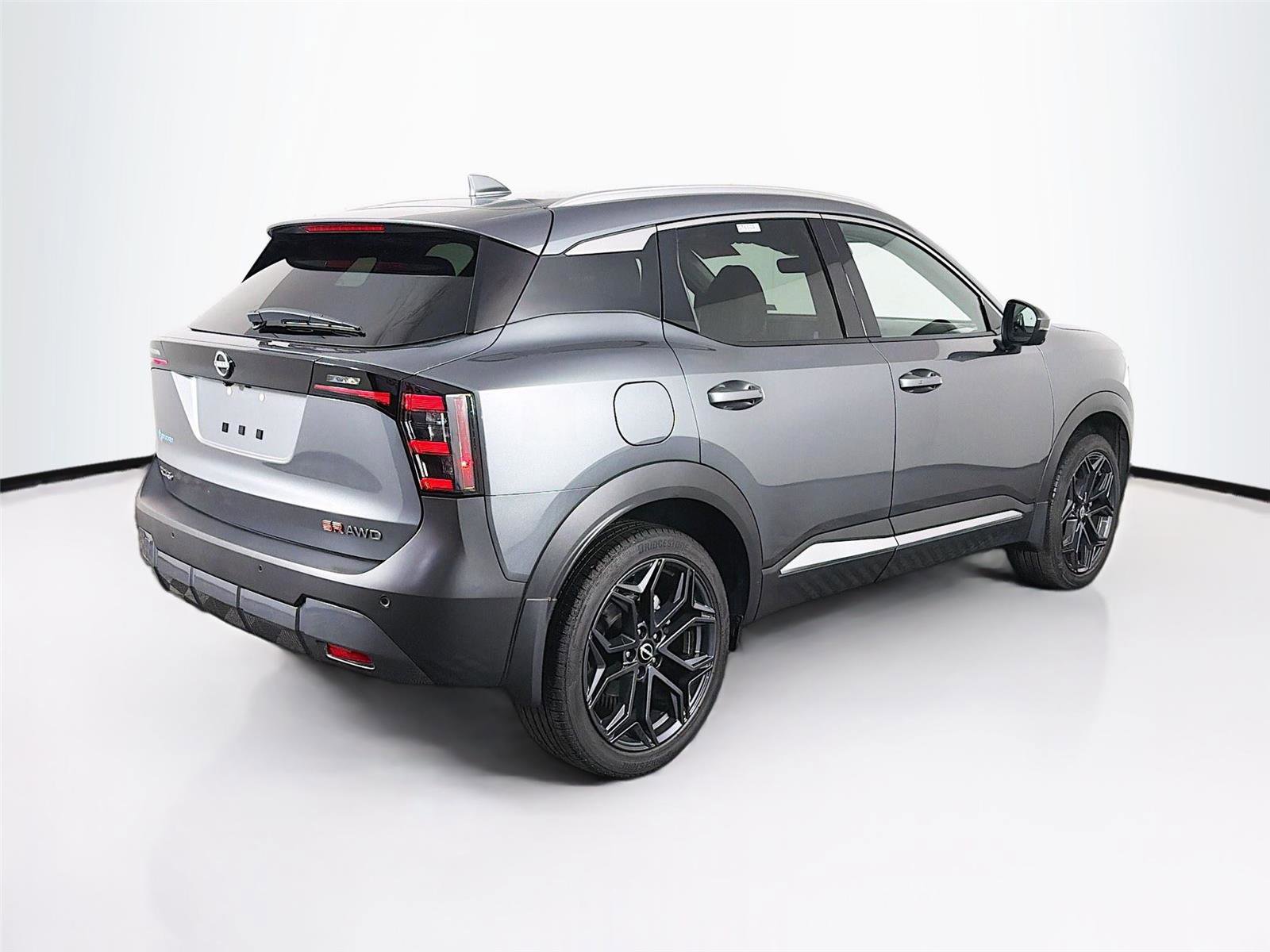 Used 2025 Nissan Kicks SR w/ Interior Electronics Package AWD/4WD image 7