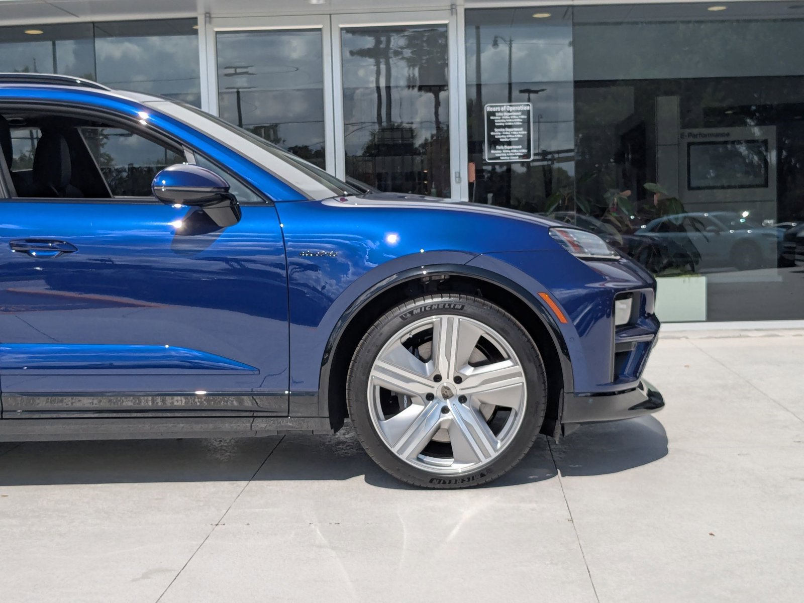 New 2025 Porsche Macan Turbo Electric AWD/4WD image 11