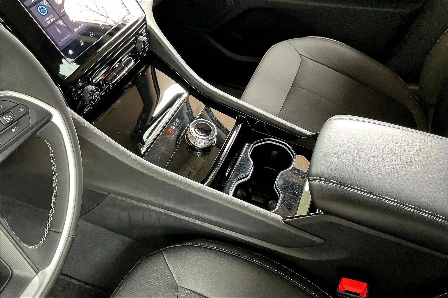 Used 2023 Jeep Grand Cherokee Laredo image 17