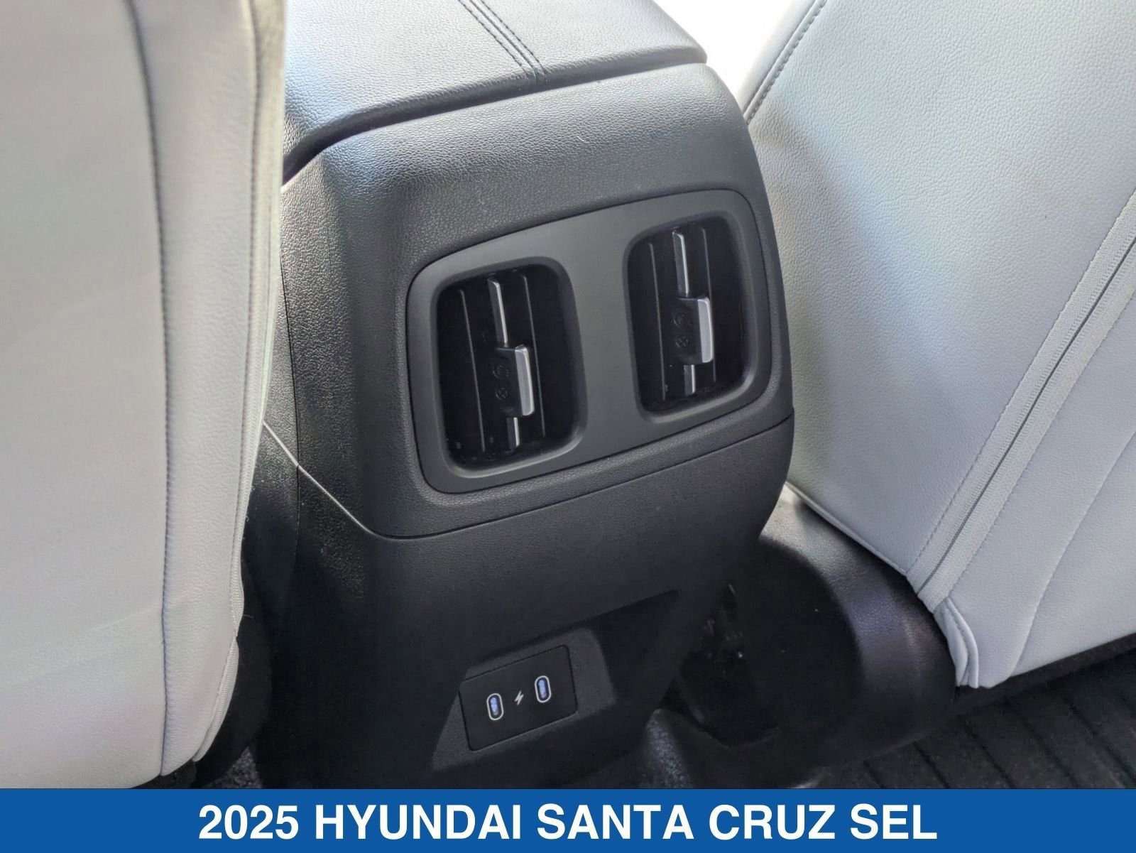 Used 2025 Hyundai Santa Cruz SEL AWD/4WD image 32