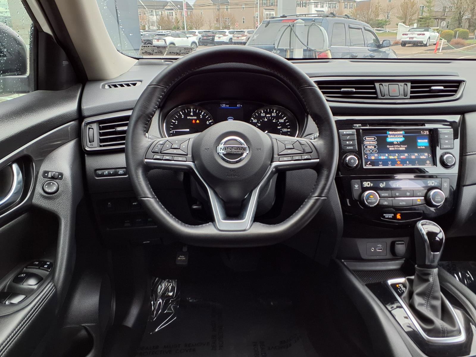 Certified 2018 Nissan Rogue SV image 15