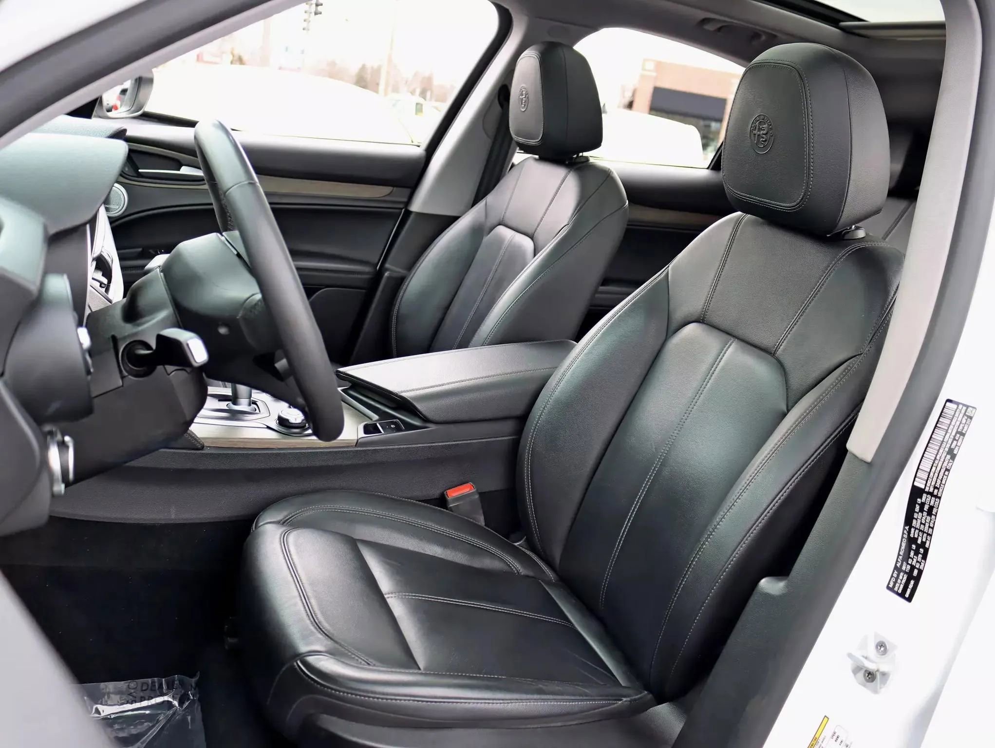 Used 2018 Alfa Romeo Stelvio Ti AWD/4WD image 16