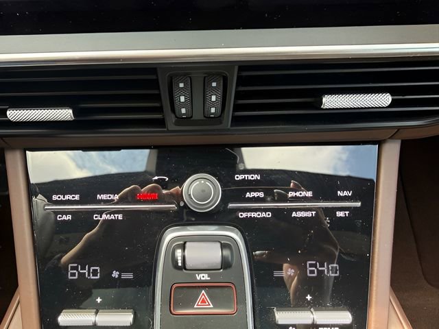 Used 2020 Porsche Cayenne S image 29