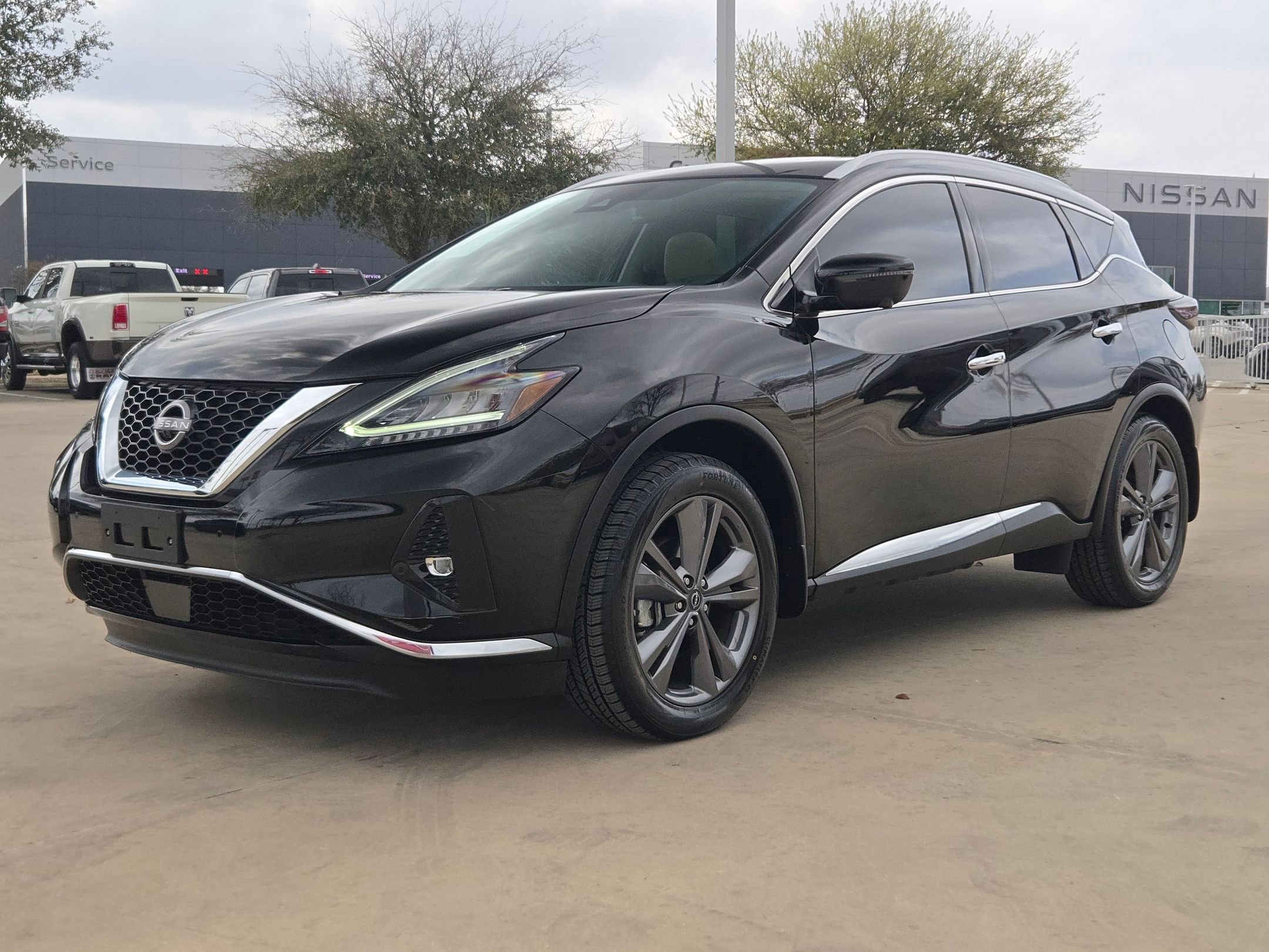 Certified 2024 Nissan Murano Platinum w/ Cargo Package FWD image 3