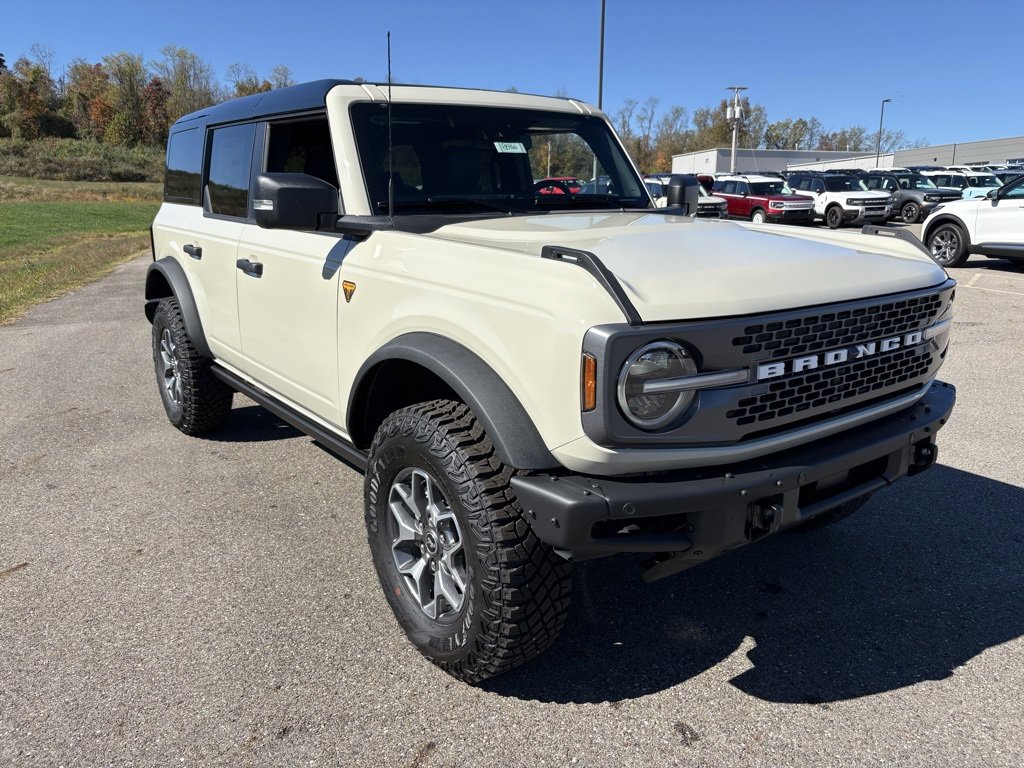 New 2025 Ford Bronco Badlands image 7