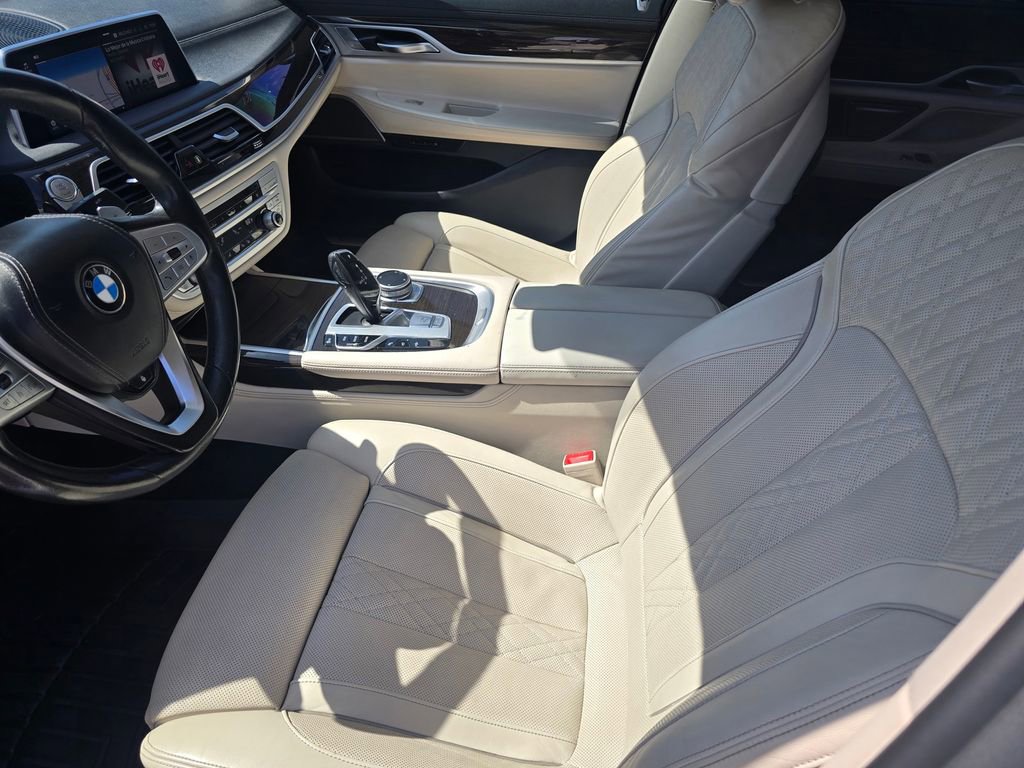 Used 2022 BMW 740i w/ Premium Package RWD image 19