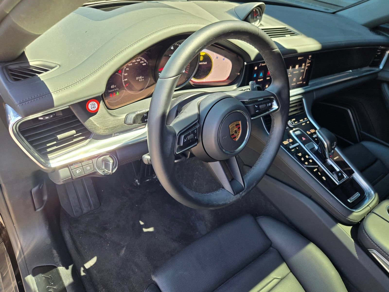 Certified 2023 Porsche Panamera 4 Platinum Edition w/ Assistance Package AWD/4WD image 4