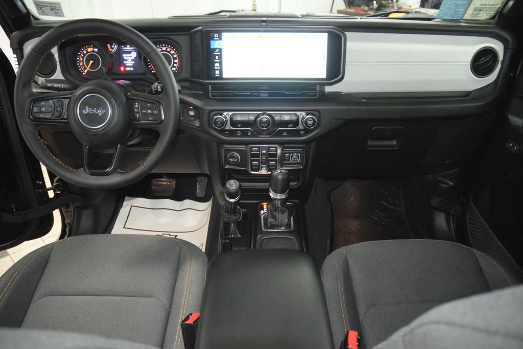 Used 2024 Jeep Wrangler Unlimited Sport AWD/4WD image 27