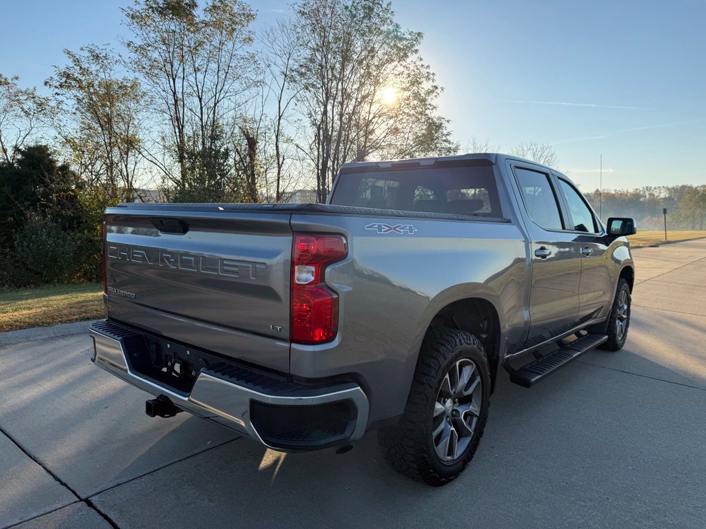 Used 2021 Chevrolet Silverado 1500 LT AWD/4WD image 3