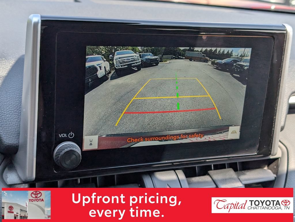 Used 2025 Toyota RAV4 XLE AWD/4WD image 19