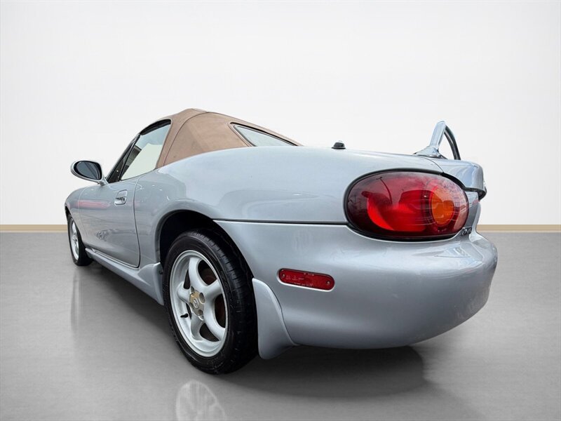 Used 2000 MAZDA MX-5 Miata RWD image 6