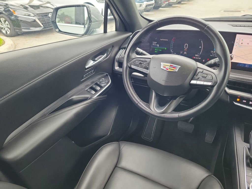 Used 2025 Cadillac XT4 Premium Luxury FWD image 21