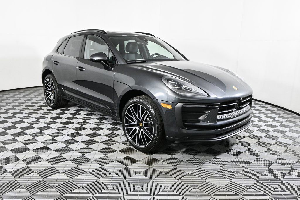 Certified 2026 Porsche Macan AWD/4WD image 28