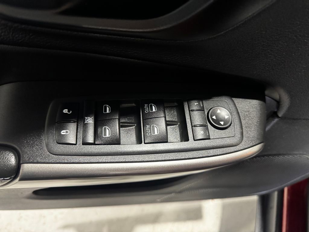 Used 2020 Jeep Cherokee Latitude Plus image 17